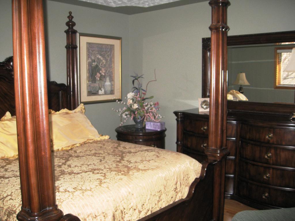 Mcdougall Lane Bed & Breakfast Drumheller Szoba fotó