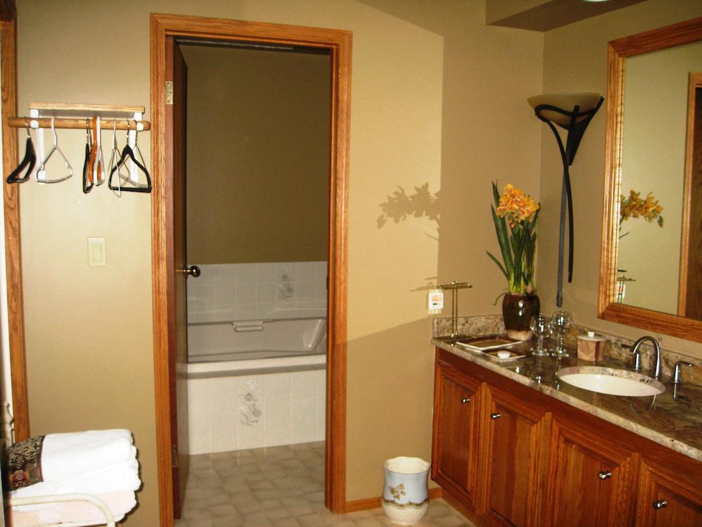 Mcdougall Lane Bed & Breakfast Drumheller Szoba fotó
